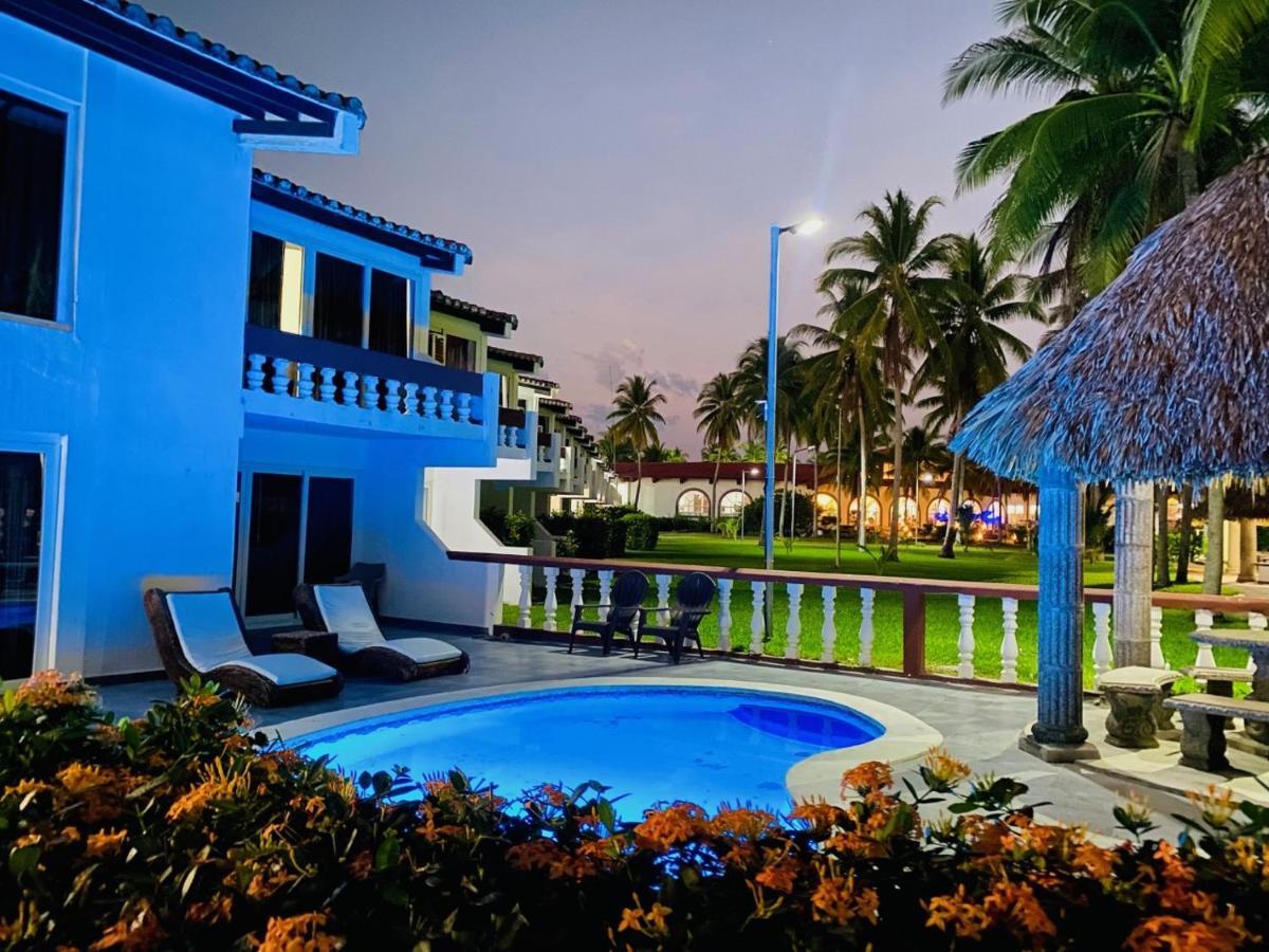 Hotel Tesoro Beach San Luis La Herradura ภายนอก รูปภาพ