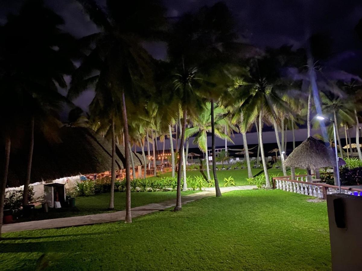 Hotel Tesoro Beach San Luis La Herradura ภายนอก รูปภาพ