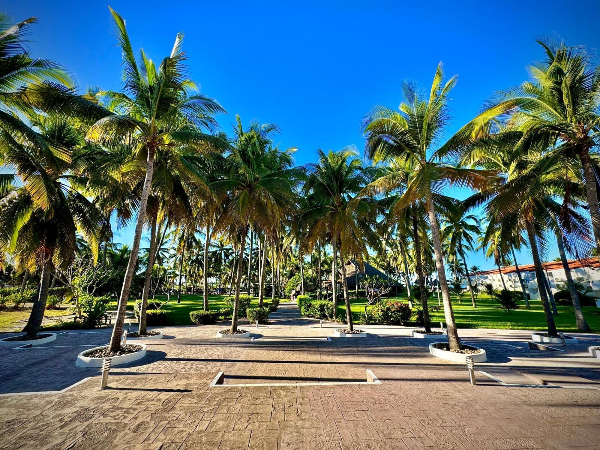 Hotel Tesoro Beach San Luis La Herradura ภายนอก รูปภาพ