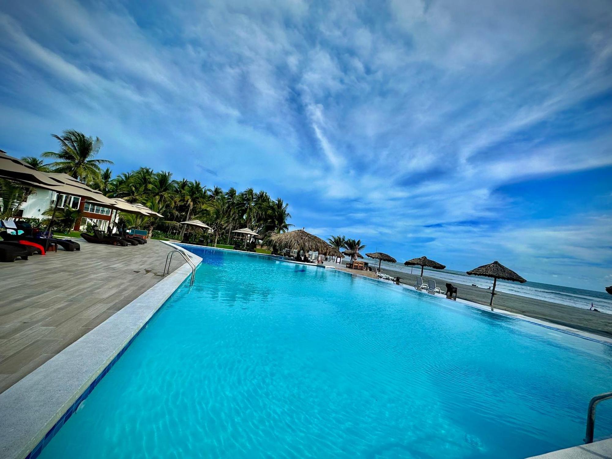 Hotel Tesoro Beach San Luis La Herradura ภายนอก รูปภาพ