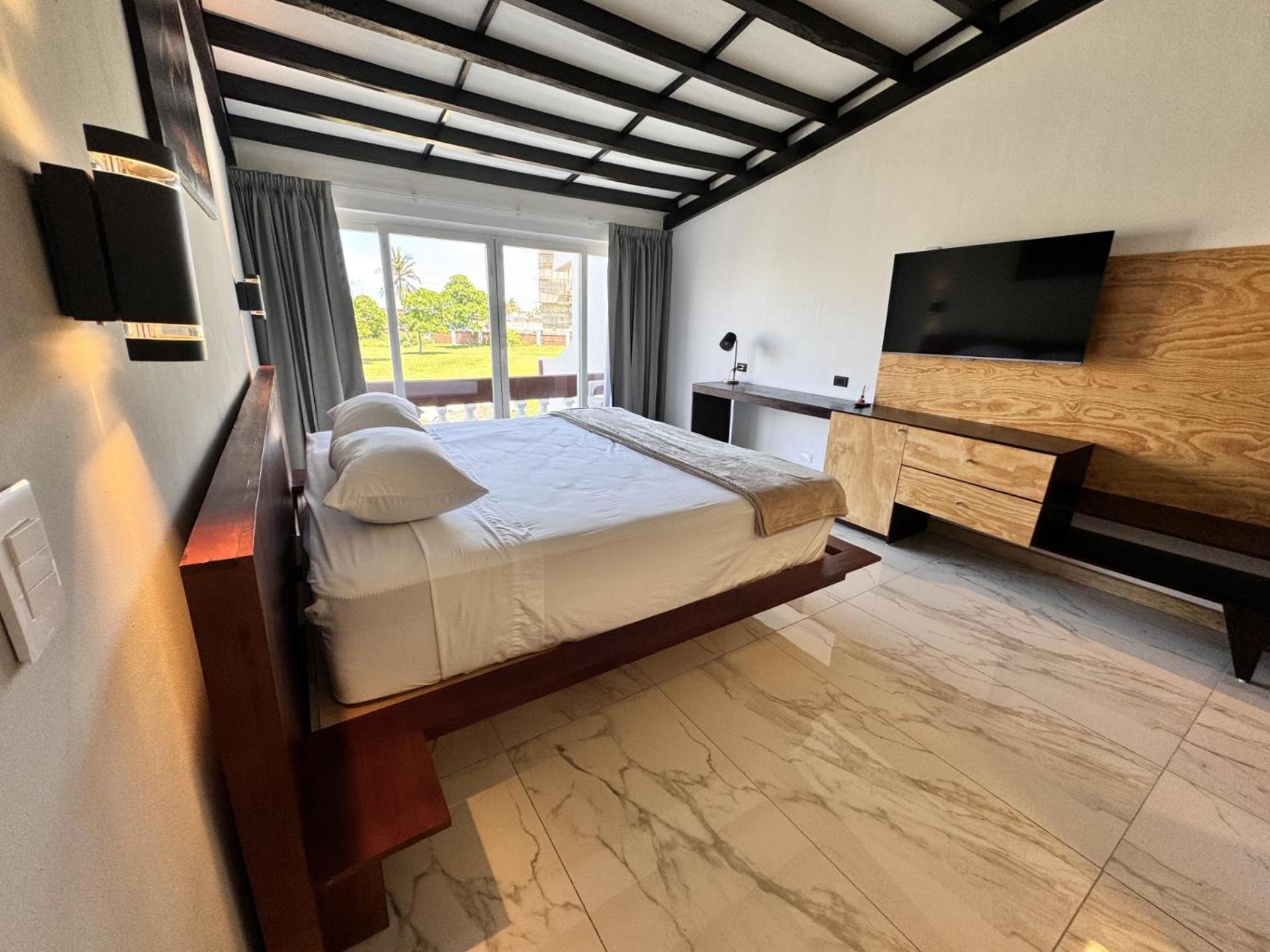 Hotel Tesoro Beach San Luis La Herradura ภายนอก รูปภาพ