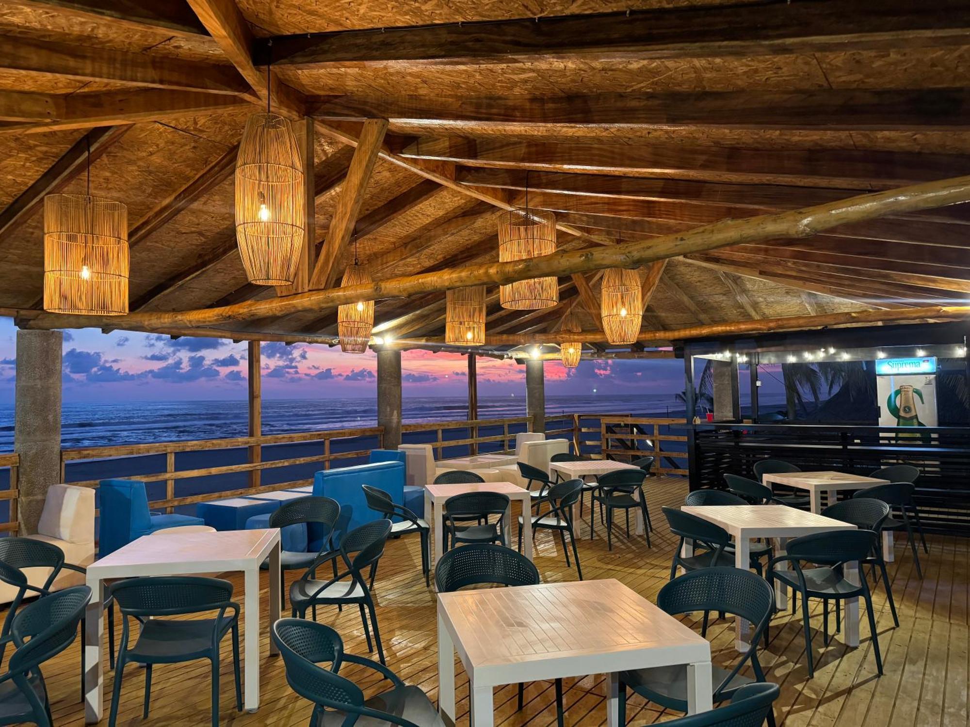 Hotel Tesoro Beach San Luis La Herradura ภายนอก รูปภาพ