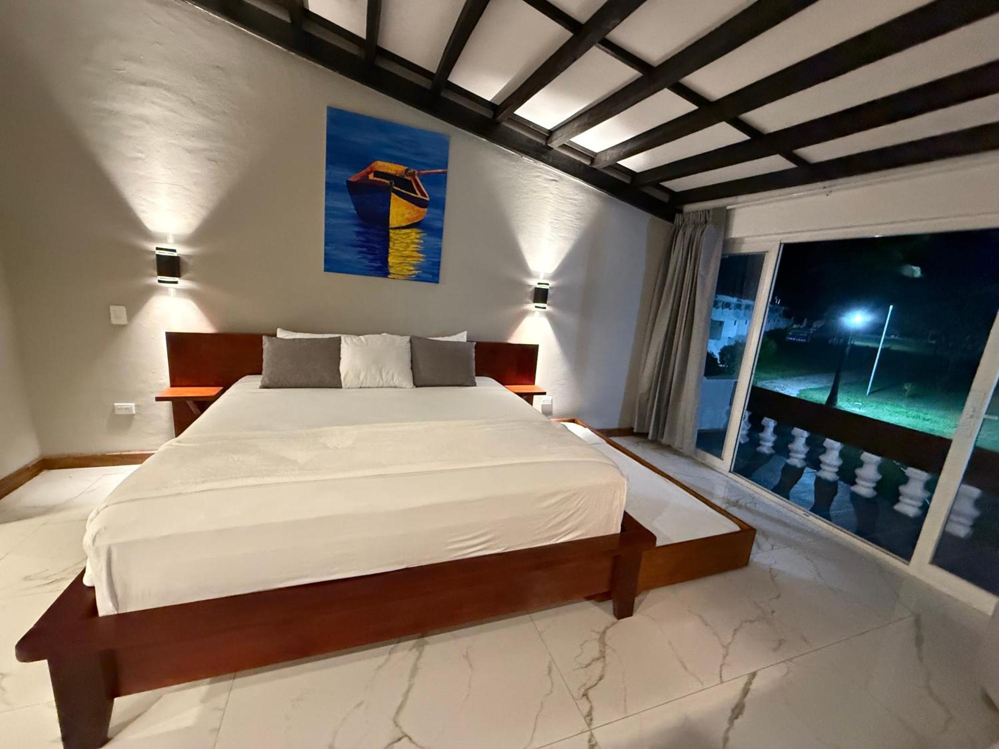 Hotel Tesoro Beach San Luis La Herradura ภายนอก รูปภาพ