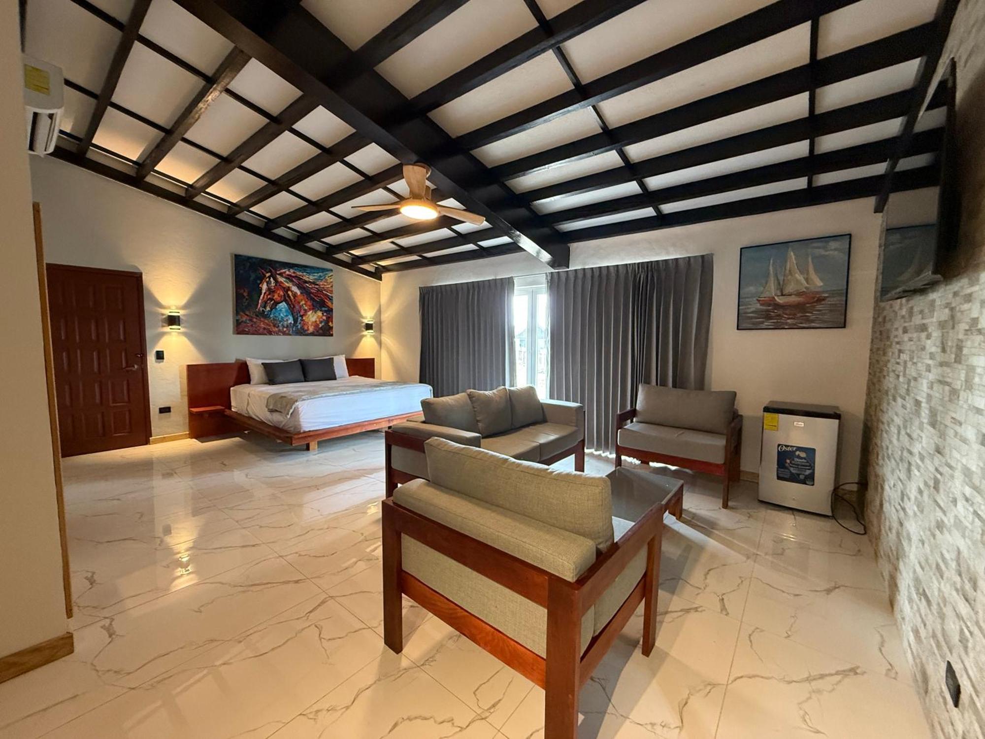 Hotel Tesoro Beach San Luis La Herradura ภายนอก รูปภาพ