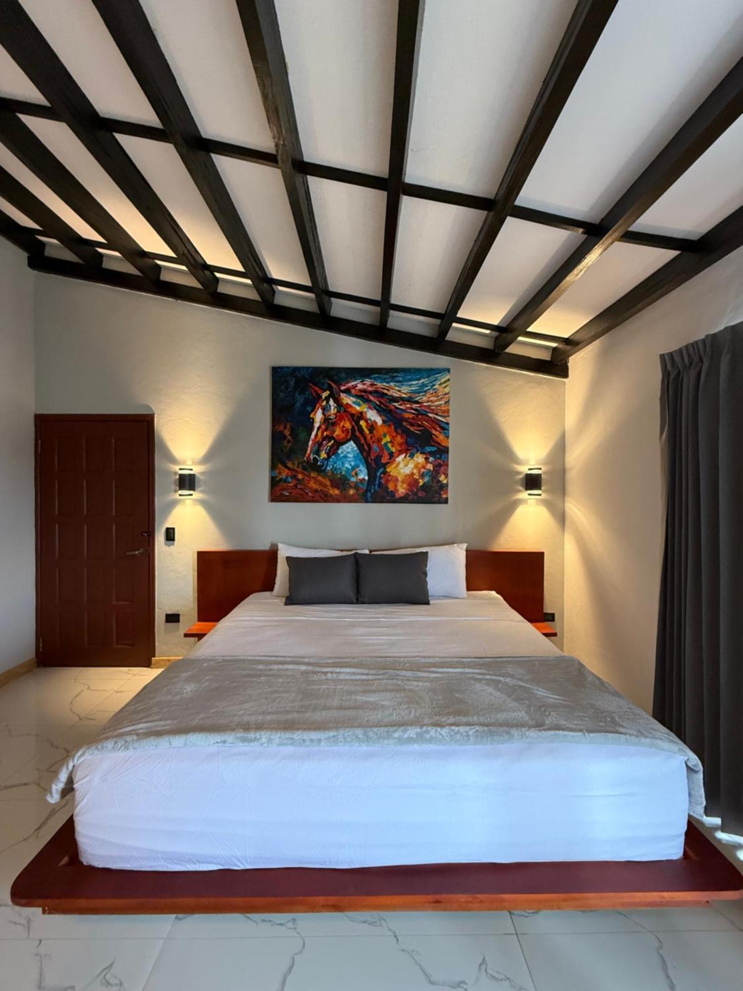 Hotel Tesoro Beach San Luis La Herradura ภายนอก รูปภาพ